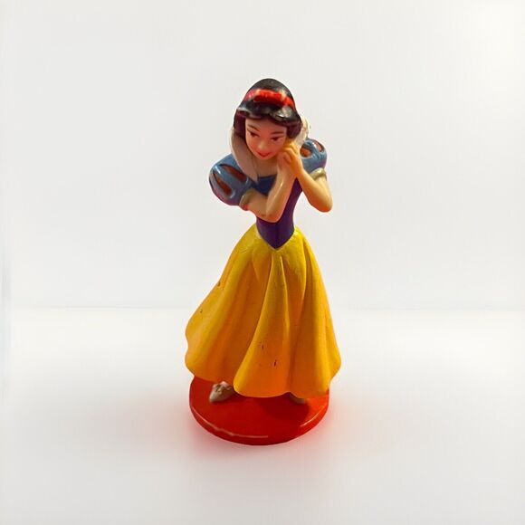Disney Snow White Plastic PVC Doll 4" Figurine Cake Topper Toy - Picture 1 of 3